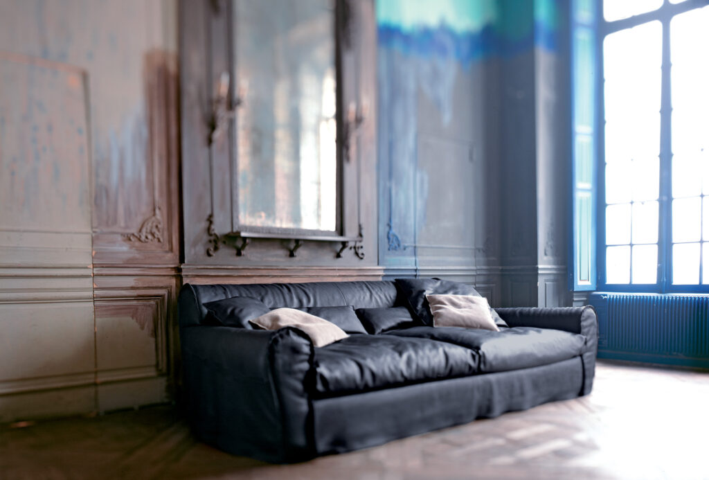Baxter leather sofas bring the class of authentic Made in Italy design into your home