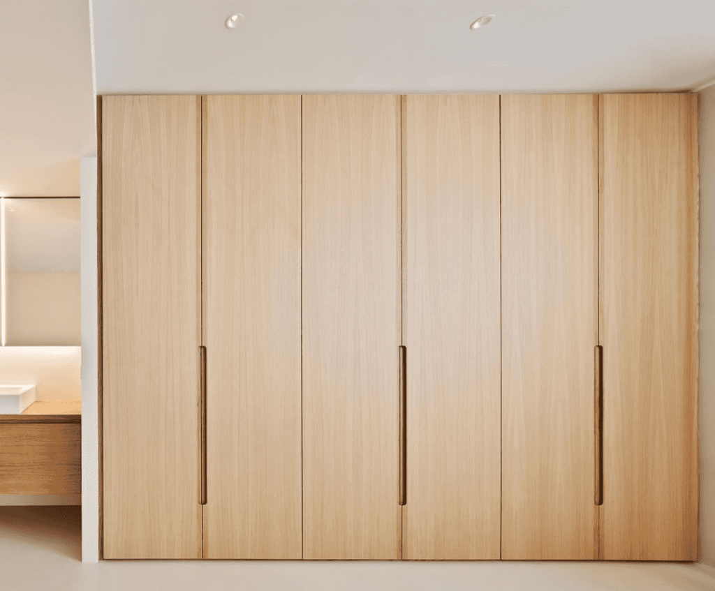 Custom-made wooden wardrobes: a touch of elegance to your home
