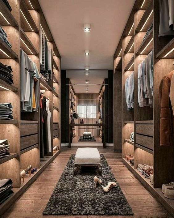 Walk in closet