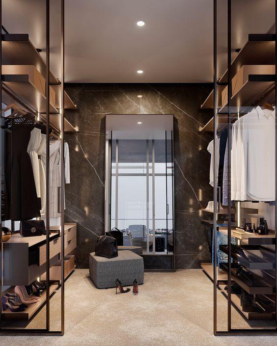 Walk in closet