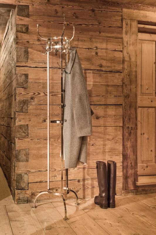 Floor-standing coat racks