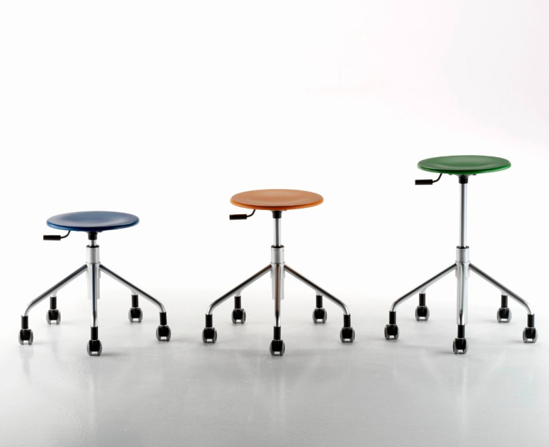 stool with casters 