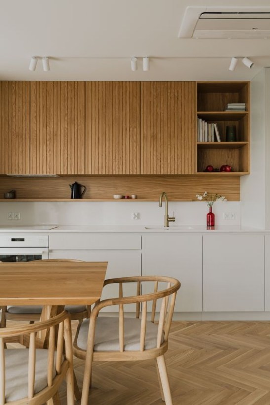 Küche modern weiß mit holz