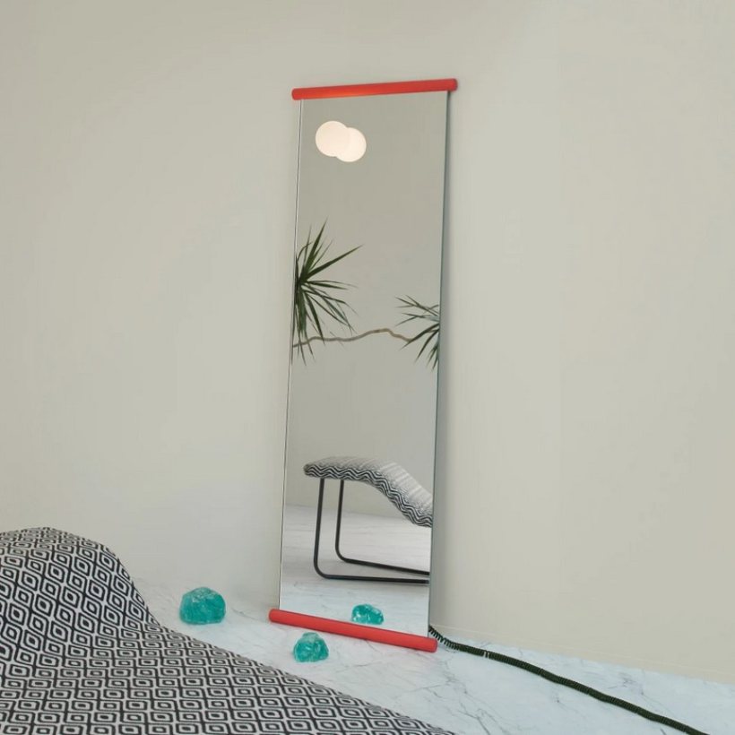 Standing mirror